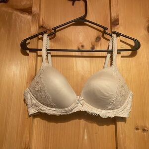 Victoria's Secret Body by Victoria wireless bra